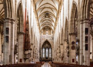 church, christianity, cathedral, prayer, ulm, germany, kathedrale, kirche, christian, deutschland, münster, gebäude, architektur, bauwerk, stadt, turm, münsterplatz, christentum, innere, säulen, statue, alt